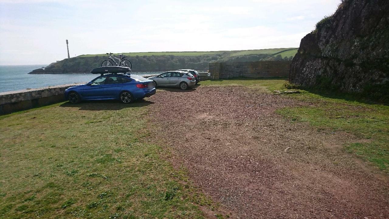 Fsc Dale Fort Hostel Exterior foto